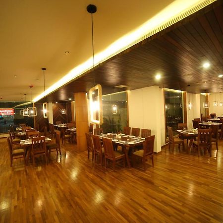 Woodies Bleisure Hotel Kozhikode Buitenkant foto