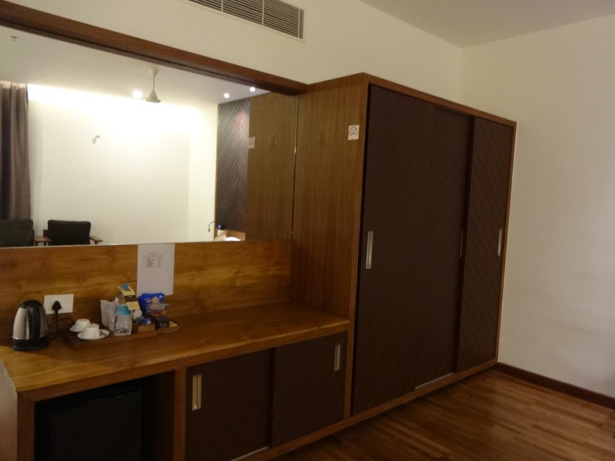 Woodies Bleisure Hotel Kozhikode Buitenkant foto